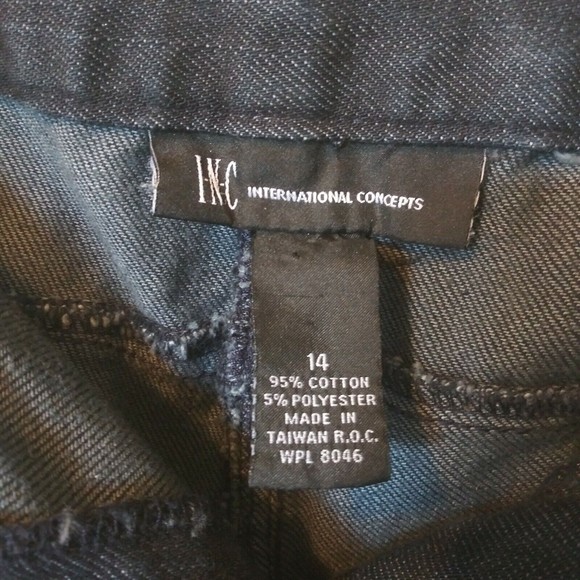 INC International Concepts Women's Flared Leg Jeans Size 14 Navy Dark Wash Denim - Picture 3 of 11